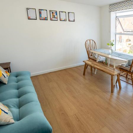 Pass The Keys Modern Stylish Apartment With Parking Bornemouth Extérieur photo