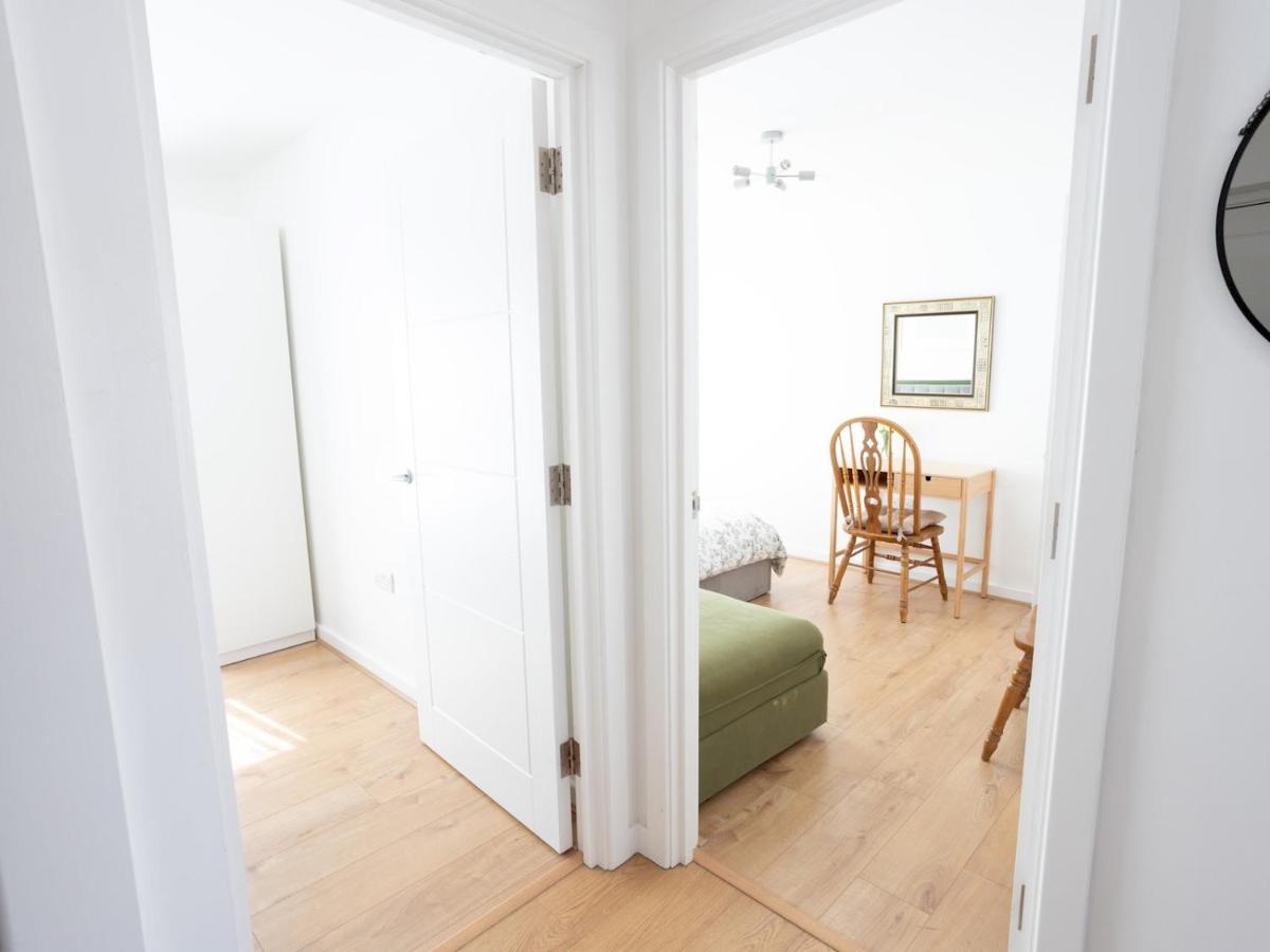 Pass The Keys Modern Stylish Apartment With Parking Bornemouth Extérieur photo