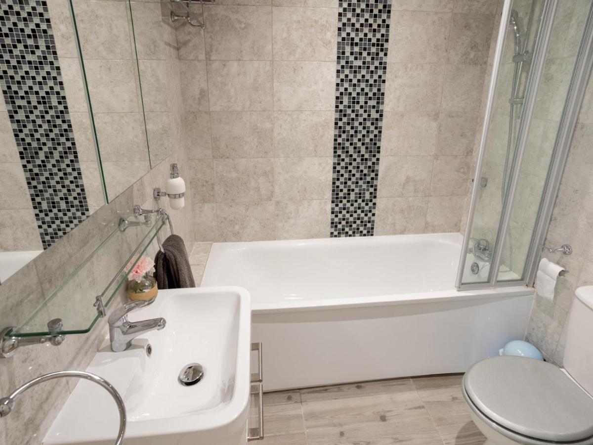 Pass The Keys Modern Stylish Apartment With Parking Bornemouth Extérieur photo